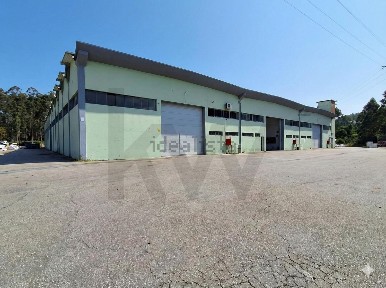 Armazém à venda em Serzedo