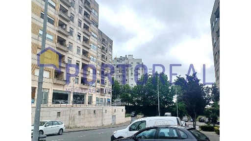 Espaço comercial à venda em Pedrouços