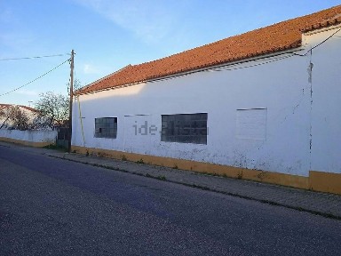 Armazém à venda na Rua Luísa Maria, 11