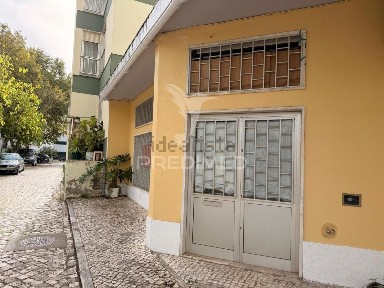 Espaço comercial à venda na Rua São Tomé e Príncipe, 8