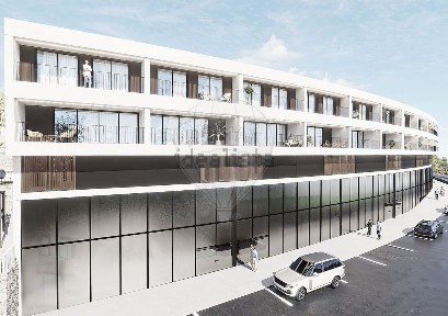 Espaço comercial ou armazém à venda em Freamunde