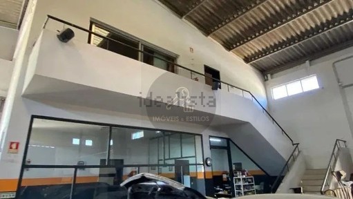 Espaço comercial ou armazém à venda no Centro