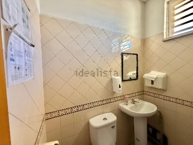 Espaço comercial à venda na Rua José Afonso, 11