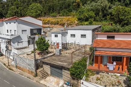 Armazém à venda na Rua da Ervedosa, 476