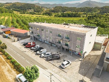 Armazém à venda na Rua de Vilar