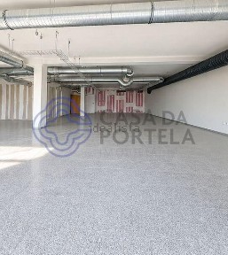 Espaço comercial à venda na Rua de Oliveira Monteiro s/n