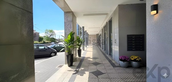 Espaço comercial à venda na Rua Dom António Castro Meireles s/n