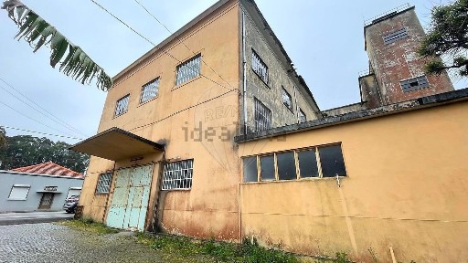 Armazém à venda em Vilar de Pinheiro