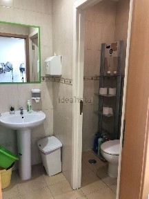 Espaço comercial à venda na Avenida 25 de Abril