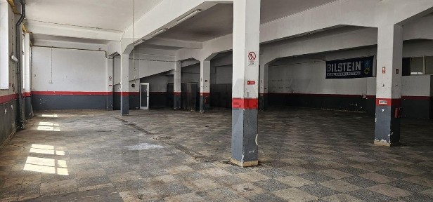 Armazém à venda na Praceta de Bissau