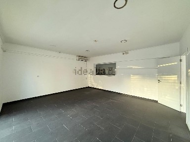 Espaço comercial à venda na Avenida Rui Grácio, 76 a