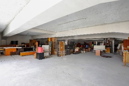 Espaço comercial à venda na Praceta de Bombadinca