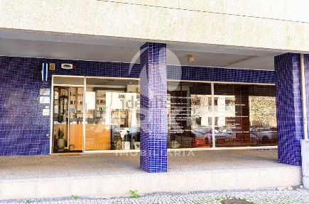 Espaço comercial à venda em Santo Tirso - Couto - Burgães