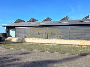 Armazém à venda em Milheirós