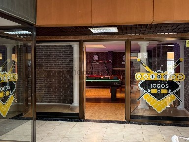 Espaço comercial com rentabilidade à venda na Avenida Doutor Francisco Sá Carneiro