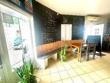 Espaço comercial à venda em Santiago (Sesimbra)