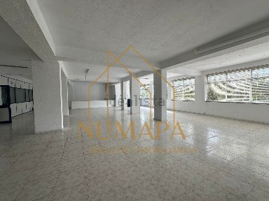 Espaço comercial à venda na Rua de Bijagós