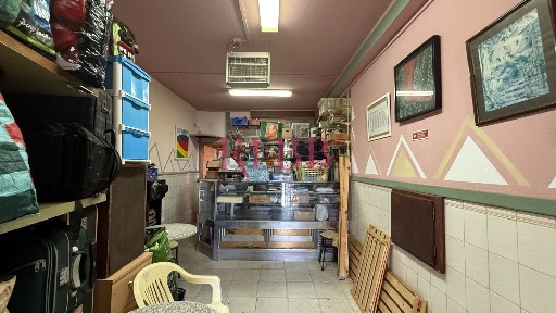Espaço comercial à venda na Praceta Doutor José Romão dos Santos Ferro