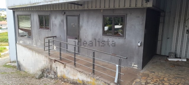 Armazém à venda em Margaride (Santa Eulália) - Várzea - Lagares - Varziela - Moure