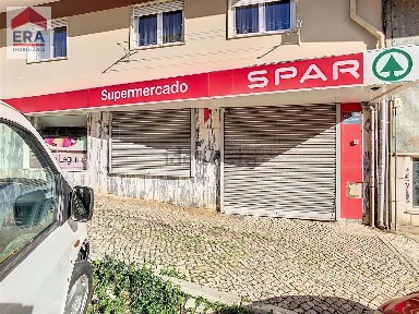 Espaço comercial à venda na Cova da Piedade