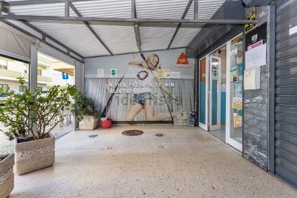 Espaço comercial à venda na Rua Doutor Miguel Homem de Sampaio e Melo, 9