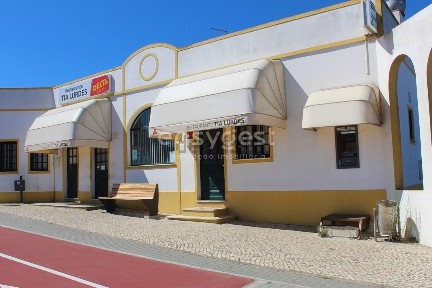 Espaço comercial à venda em Sines