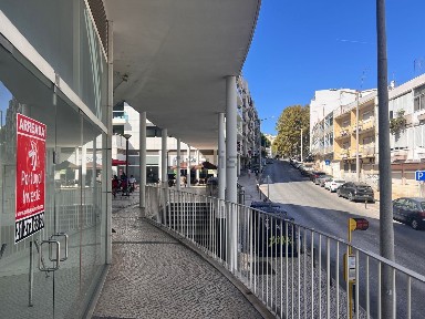 Espaço comercial à venda na Rua da Liberdade