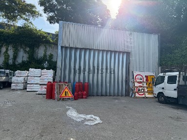 Armazém à venda na Rua de Amadeu Costa s/n