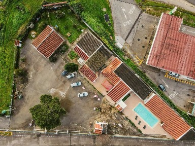 Espaço comercial à venda na Avenida António Xavier de Lima s/n