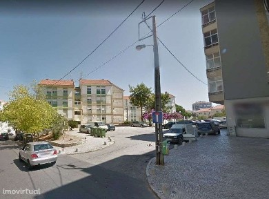 Espaço comercial com rentabilidade à venda no Centro de Laranjeiro