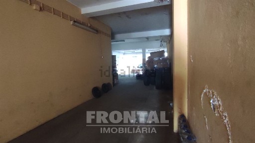 Armazém à venda em Cedofeita