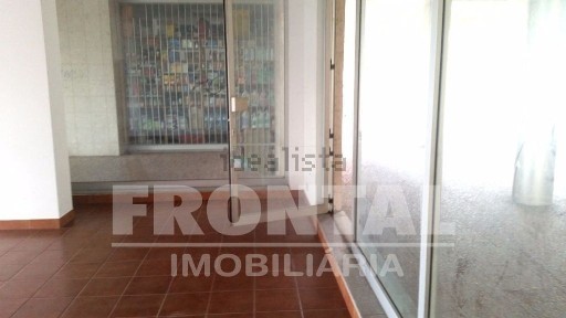 Espaço comercial à venda em Pedrouços