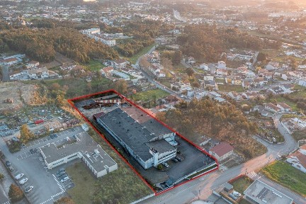 Armazém à venda em Grijó