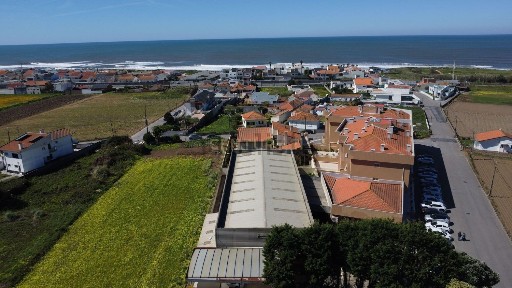 Armazém à venda na Rua Nova de Mira, 232