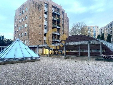 Espaço comercial à venda na Rua Caleiras, 73