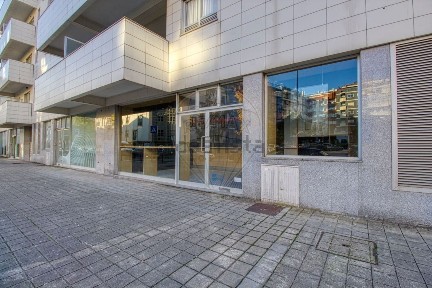 Espaço comercial à venda na Rua de Oliveira Monteiro