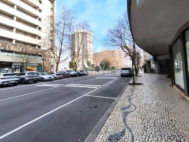Espaço comercial à venda na Avenida Vasco da Gama, 598