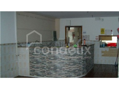 Espaço comercial à venda na Rua Trindade Coelho