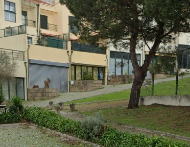 Espaço comercial à venda na Quinta da Lousa