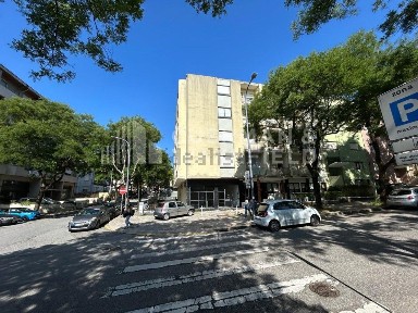 Espaço comercial à venda na Rua do Bom Sucesso