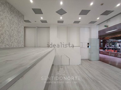 Espaço comercial à venda na Rua Luís Veiga Leitão, 116