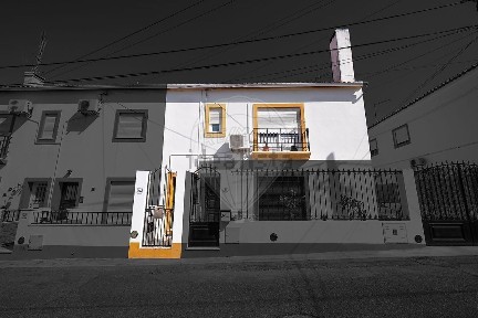 Moradia independente à venda na Rua Alto dos Cucos