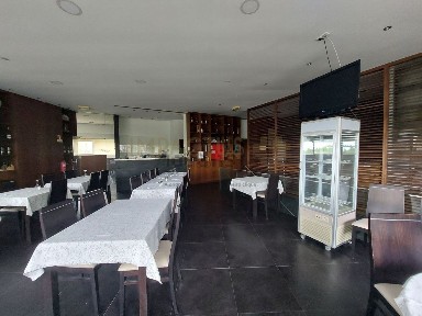 Espaço comercial à venda em Castêlo da Maia