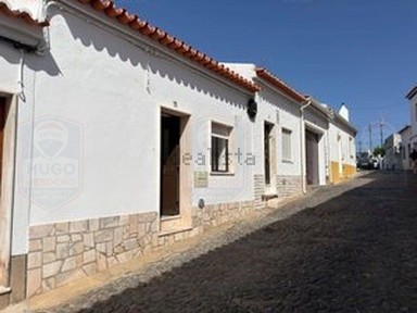 Moradia em banda à venda na Rua de São Pedro