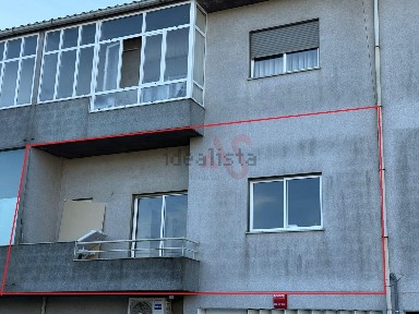 Espaço comercial à venda em Torrados e Sousa