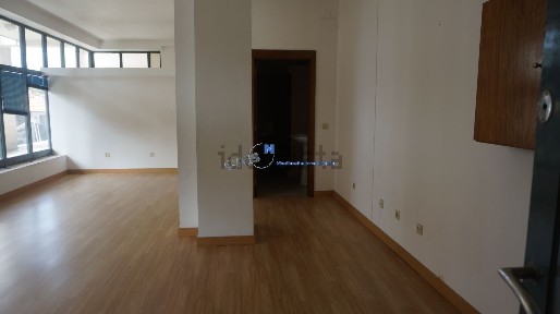 Espaço comercial à venda na Candal - Regadas