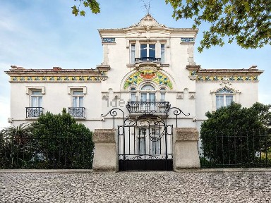 Palácio à venda na Avenida 25 de Abril