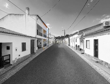 Moradia em banda à venda na Rua dos Combatentes da Grande Guerra, 16