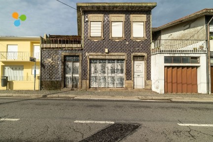 Armazém à venda na Rua da Agra, 879