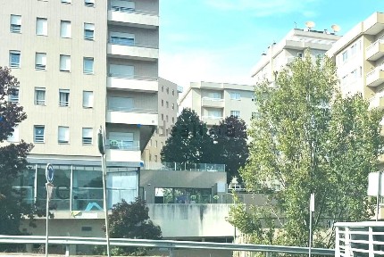 Espaço comercial à venda na Rua Açores